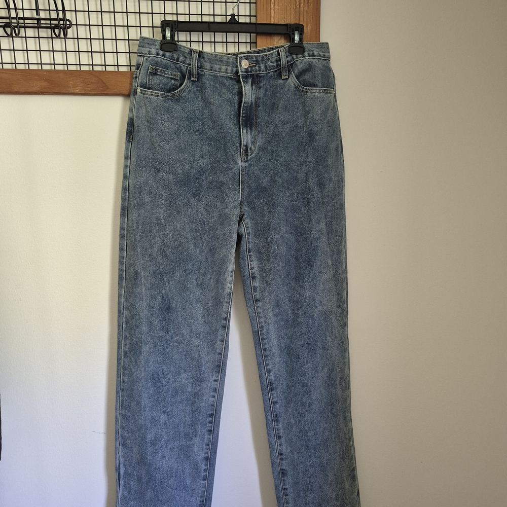 PrettyLittleThing Blue Straight Leg Jeans
